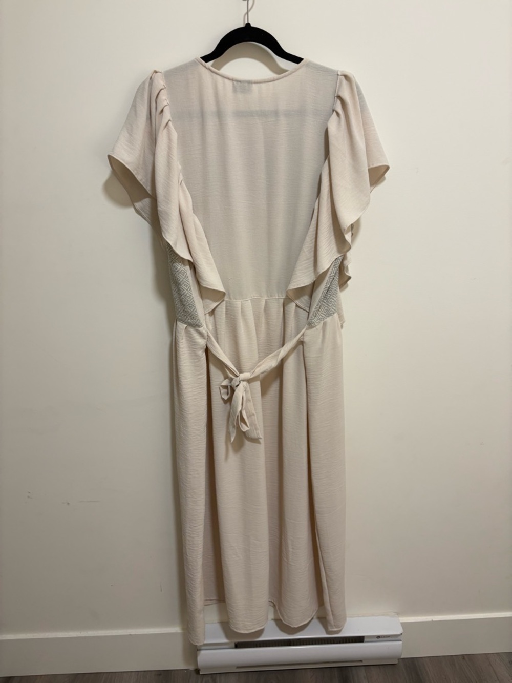ROMANTIC MEXICO CITY VINTAGE FIND FLUTTER SLEEVE MIDI DRESS - Picture 9 of 9